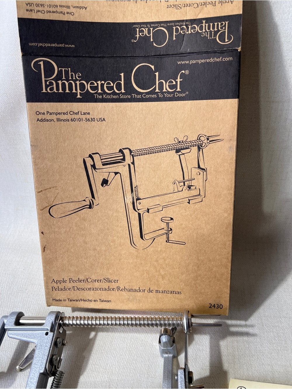 Vintage Pampered Chef Apple Peeler Corer Slicer #2430 w/ Box & Manual